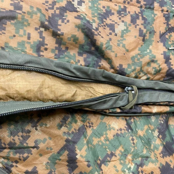 Poncho Liner Zipper Wet Weather USMC Issue Marpat - NSN: 8405-01-607-1111