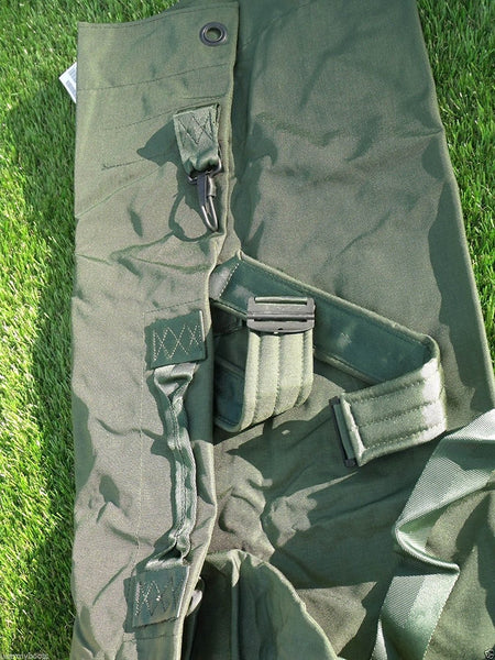 duffle bag top load shoulder straps 